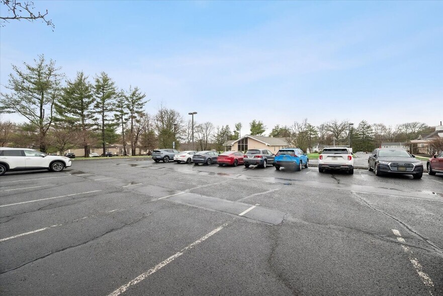 More Photos Of 762 US HIGHWAY 202/206, Bridgewater Medical For Lease