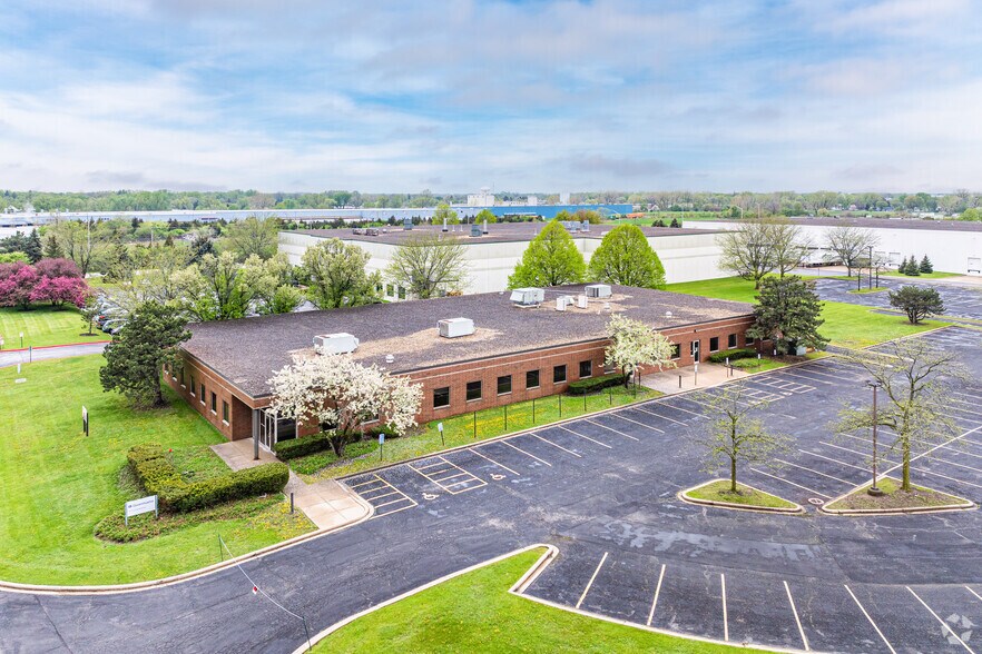 More Photos Of 101 Overland Dr, North Aurora Office For Sale