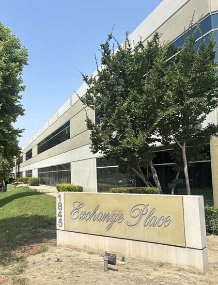 More Photos Of 1845 Business Center Dr, San Bernardino Office For Lease