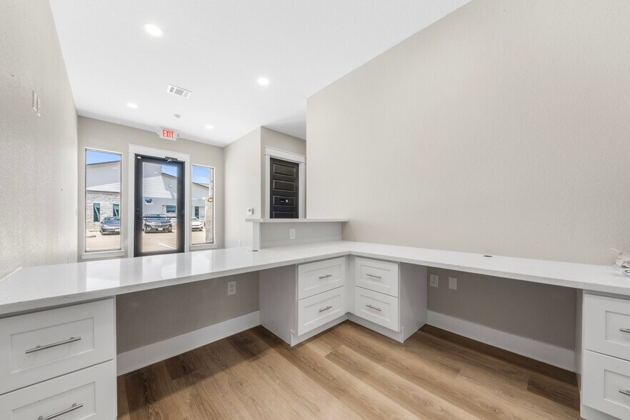 More Photos Of 213 Bella Katy Dr, Katy Medical For Lease