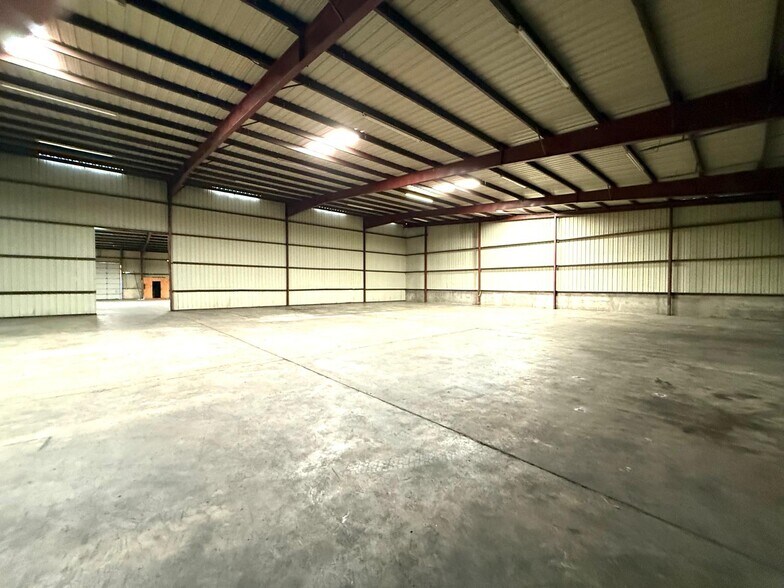 More Photos Of 2303 Santa Rita Ave, Laredo Industrial For Sale