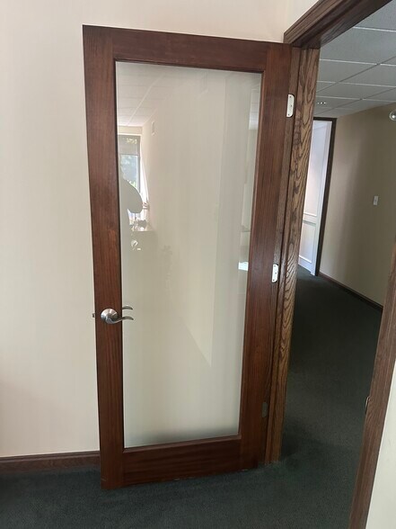 More Photos Of 708 McKnight Park Dr, Pittsburgh Office For Sale