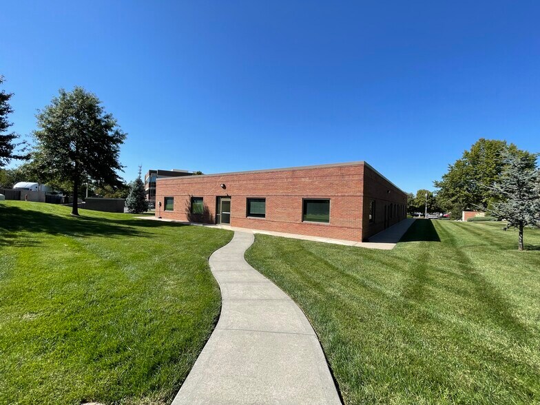 More Photos Of 8555 Monrovia St, Lenexa Office For Sale