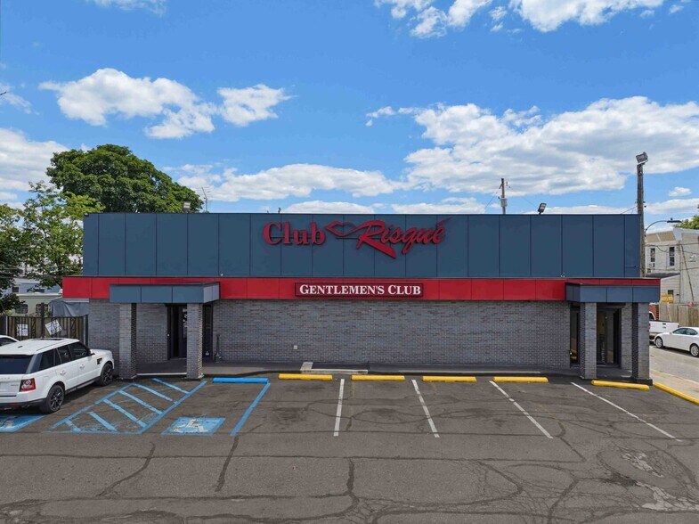 Primary Photo Of 5921 Tacony St, Philadelphia Bar For Sale