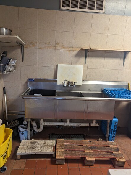 More Photos Of 4800-4816 Navy Rd, Millington Unknown For Lease