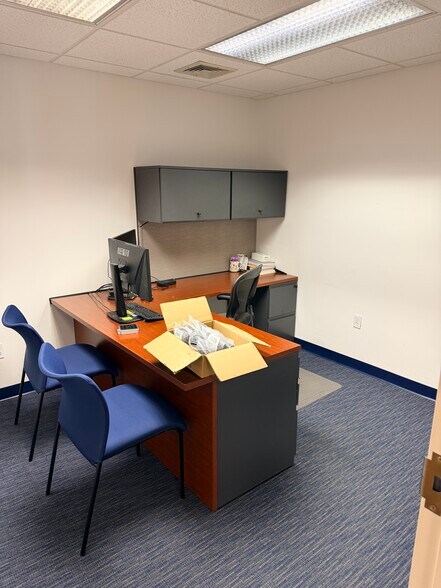 More Photos Of 70 Zachary Rd, Manchester Research And Development For Sale