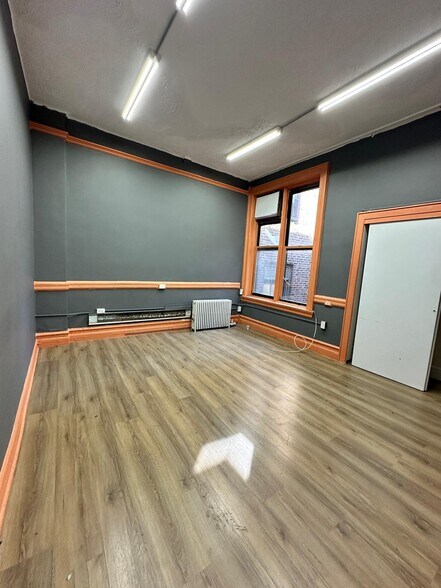 More Photos Of 370 E 149th St, Bronx Office For Lease