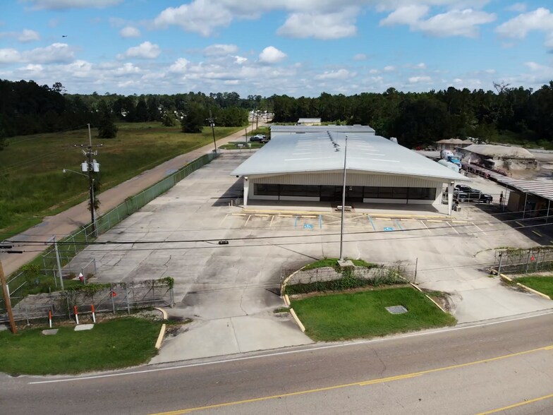 More Photos Of 2103 US-190 Hwy, Hammond Showroom For Sale