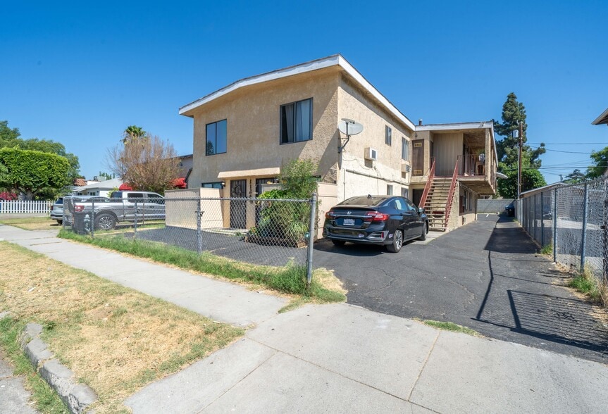 More Photos Of 11249 Emelita St, North Hollywood Apartments For Sale