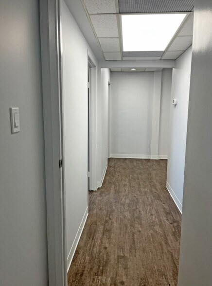 More Photos Of 122 17th Ave SE, Calgary Storefront Retail Office For Lease