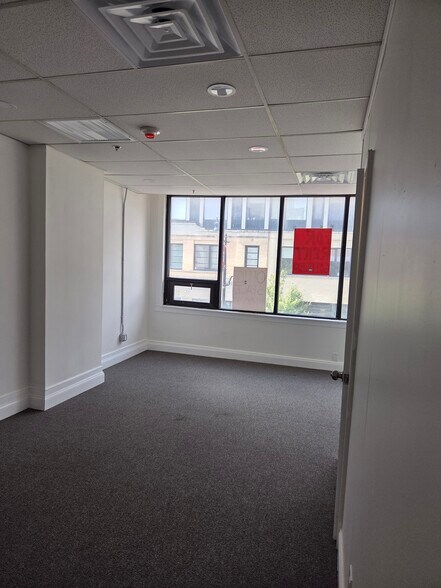 More Photos Of 144 Washington St, Newark Storefront Retail Office For Lease