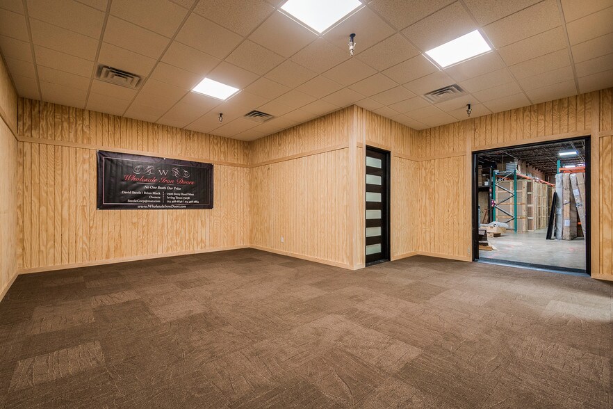 More Photos Of 4510 Duncanville Rd, Dallas Distribution For Sale