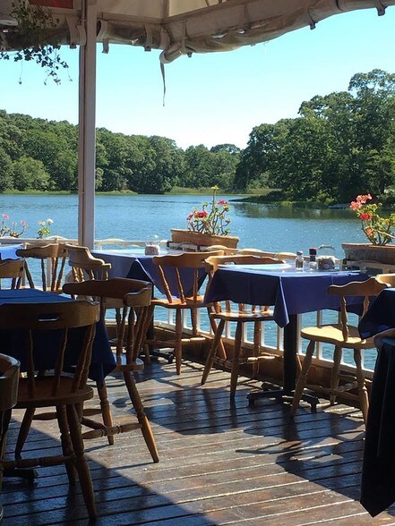 More Photos Of 185 N Ferry Rd, Shelter Island Heights Restaurant For Sale