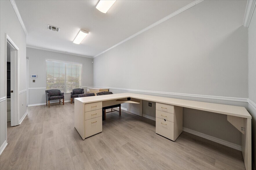 More Photos Of 3900 Clark Rd, Sarasota Medical For Sale