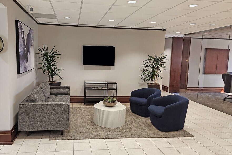 Primary Photo Of 250 E 5th St, Cincinnati Coworking Space