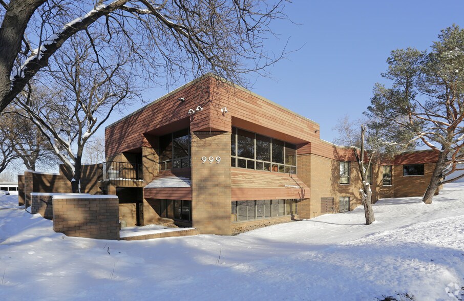 Primary Photo Of 999 50th Ave NE, Columbia Heights Showroom For Sale