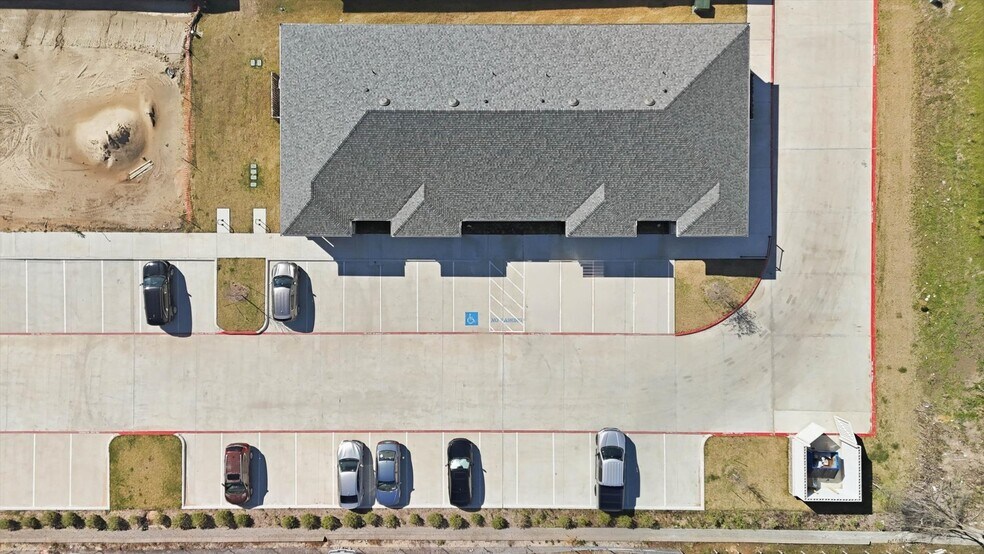 More Photos Of 3121 Bailey Dr, Fort Worth Office For Lease