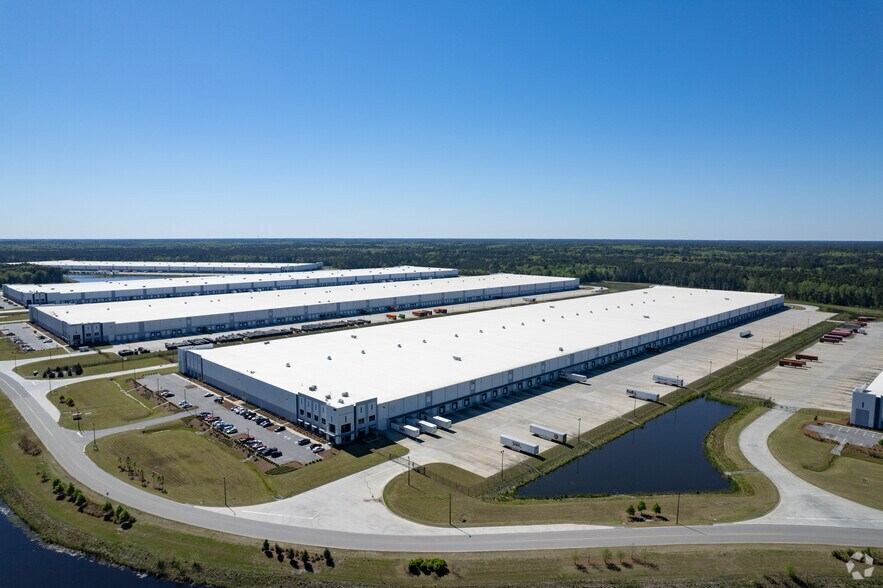 More Photos Of 2008 Trade Center Blvd, Rincon Distribution For Lease