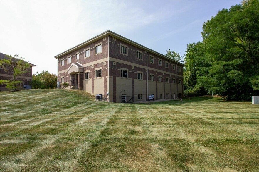 More Photos Of 695 Pro Med Ln, Carmel Medical For Sale