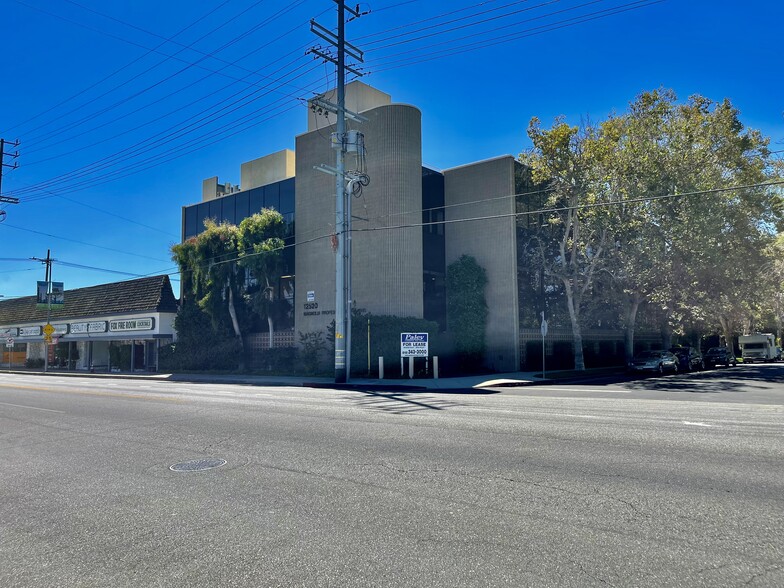 Primary Photo Of 12520 Magnolia Blvd, Valley Village Office For Lease