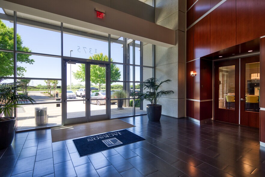 More Photos Of 1375 Exposition Blvd, Sacramento Office For Lease