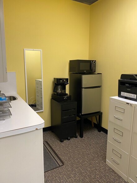 More Photos Of 123 Edward St, Toronto Medical For Lease