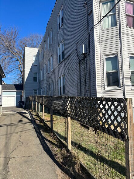 More Photos Of 373 Blatchley Ave, New Haven Apartments For Sale