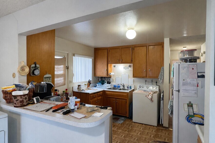 More Photos Of 16813 Halldale Ave, Gardena Multifamily For Sale
