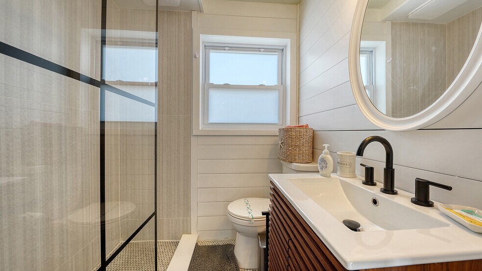 More Photos Of 5610 AVENIDA DEL MARE, Sarasota Specialty For Sale