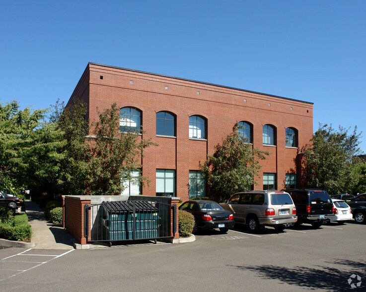 More Photos Of 4725 Village Plaza Loop, Eugene Office For Sale
