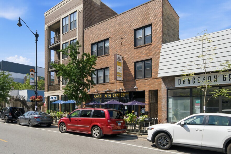 More Photos Of 3124 N Broadway, Chicago Storefront Retail Residential For Sale