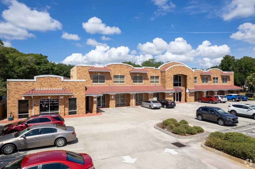 More Photos Of 2100 S Ridgewood Ave, Daytona Beach Office For Lease