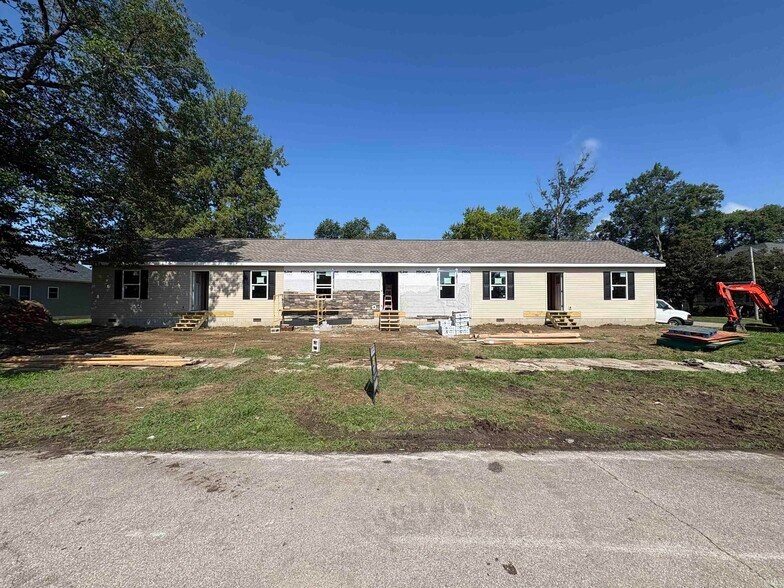 Primary Photo Of 124, 126, 128 Lincoln St, Oakland City Apartments For Sale
