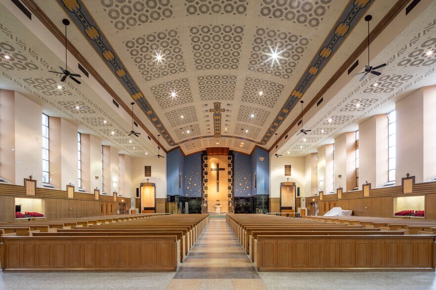 More Photos Of 3301 Byron, Chicago Religious Facility For Sale