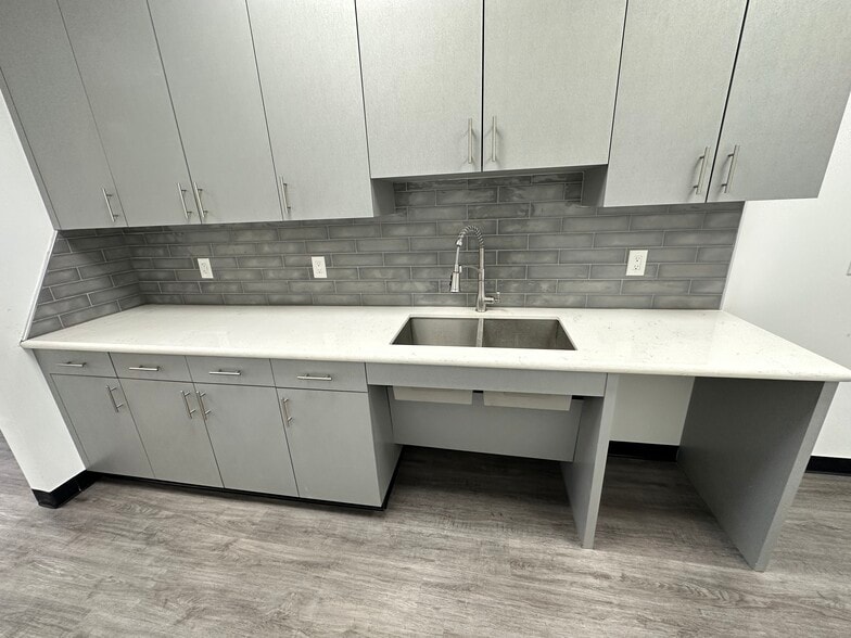 More Photos Of 19968 Franz Rd, Katy Warehouse For Sale