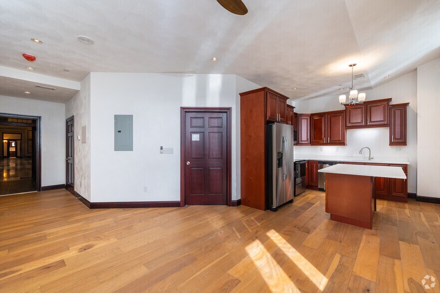 More Photos Of 3681 Lindell Blvd, Saint Louis Multifamily For Sale