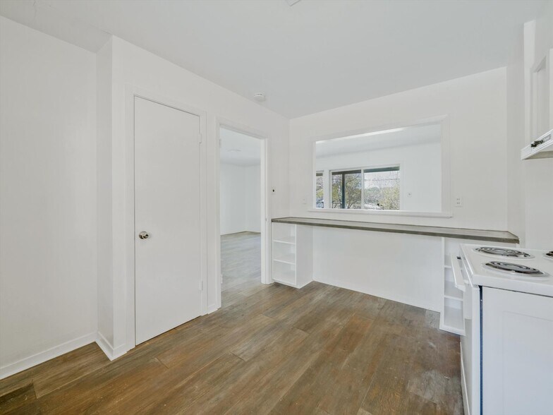 More Photos Of 2326 Hartford Rd, Austin Apartments For Sale