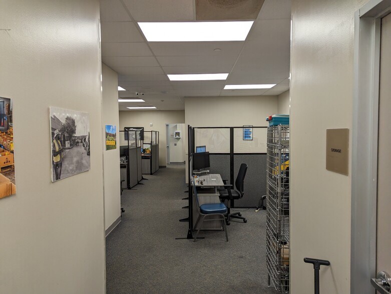 More Photos Of 3100 Rogerdale Rd, Houston Light Distribution For Sale