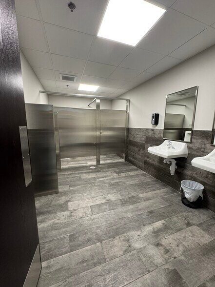 More Photos Of 645 Sandpiper Trl, Cottage Grove Warehouse For Lease