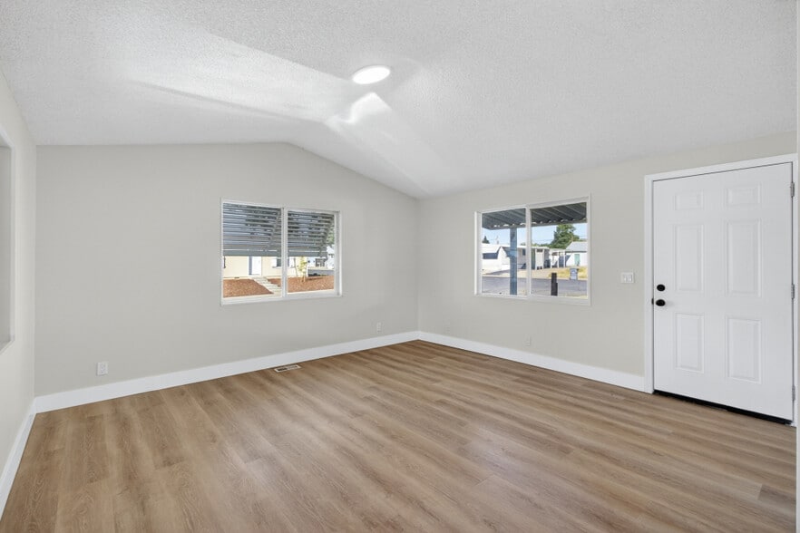 More Photos Of 402 Colin Kelly Dr, Roseville Apartments For Sale