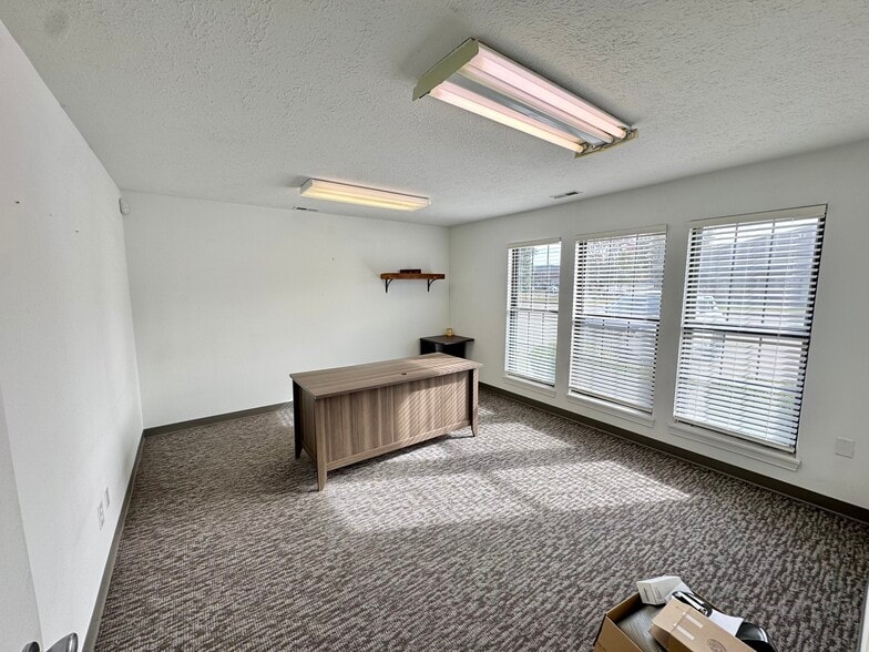 More Photos Of 200 Professional Ct, Lafayette Office For Lease