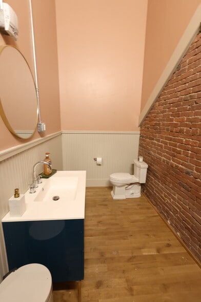 More Photos Of 915 Liberty Ave, Pittsburgh Apartments For Lease