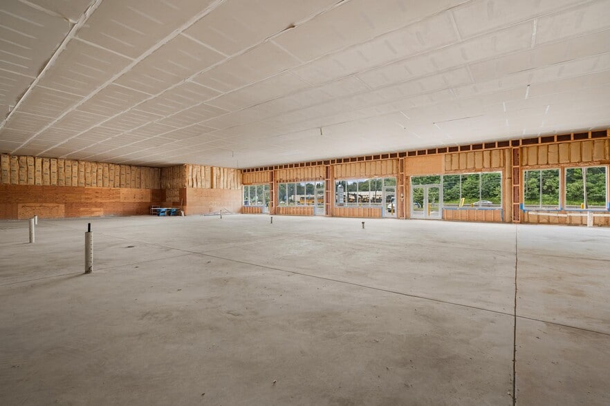 More Photos Of 1943 Berlin Tpke, Berlin Freestanding For Lease