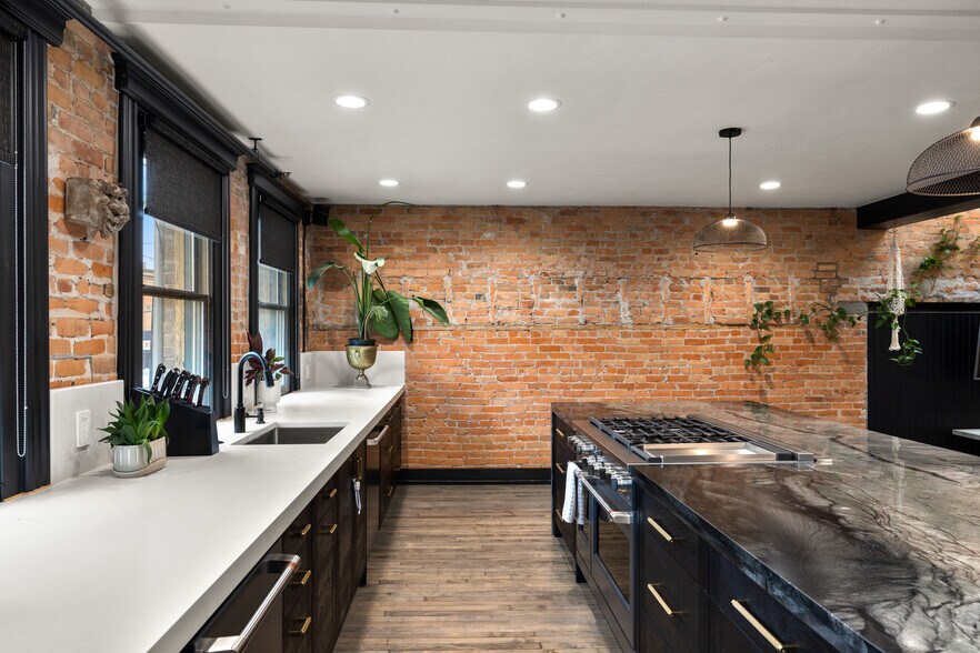 More Photos Of 30-50 2nd St E, Kalispell Office Residential For Sale