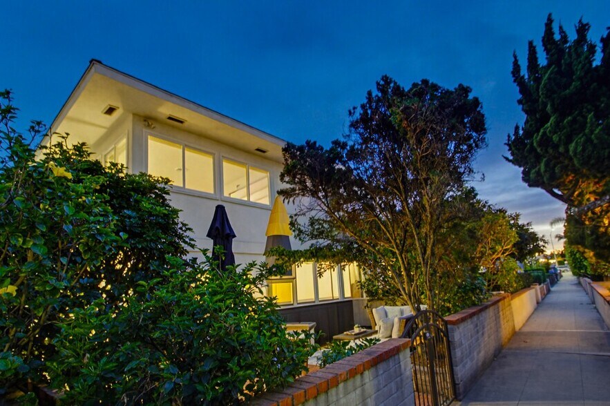 More Photos Of 829 Avalon Ct, San Diego Apartments For Sale