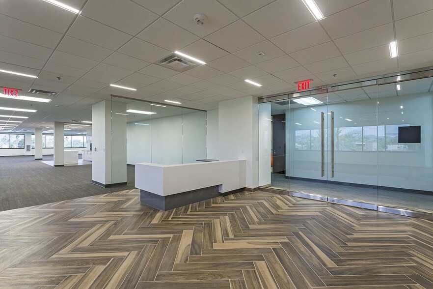More Photos Of 5353 N 16th St, Phoenix Office For Lease