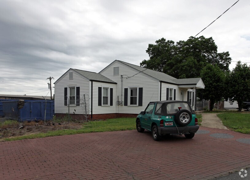 More Photos Of 3525 Robinson Cir, Charlotte Office For Lease