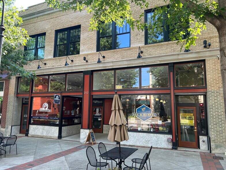 Primary Photo Of 212 S Center St, Statesville Storefront Retail Office For Lease