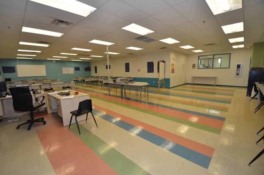 More Photos Of 4502-4670 S Orange Blossom Trl, Orlando Unknown For Lease