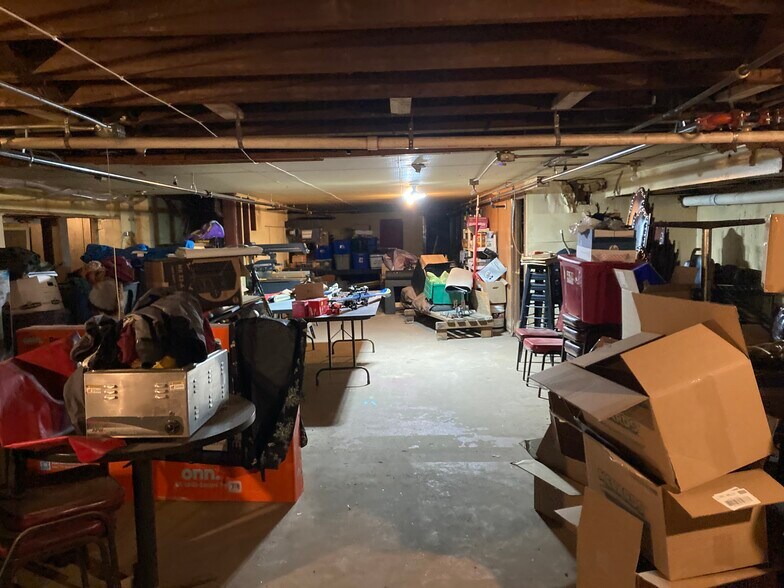 More Photos Of 2023 W Superior St, Duluth Storefront Retail Residential For Sale
